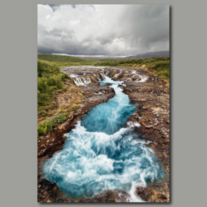 Poster: Wasserfall in Blautönen