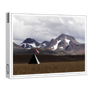 raxxa Premium-Puzzle: Landebahn vor Bergkette