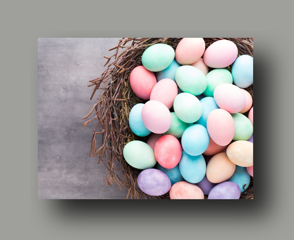 raxxa Premium-Tischset: Ostern gefärbte Eier auf dem Vintage-Hintergrund.