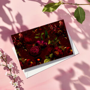 raxxa Postkarte: Barocke Florale Pracht Eine Hommage an die Vergangenheit