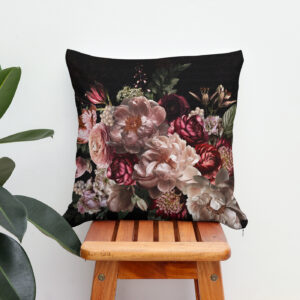 Kissen: Schatten und Blüten- Gothic-Pracht auf Schwarz