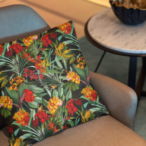 Kissen: Erleben Sie die Nacht im Dschungel- Tropisches Vintage-Design