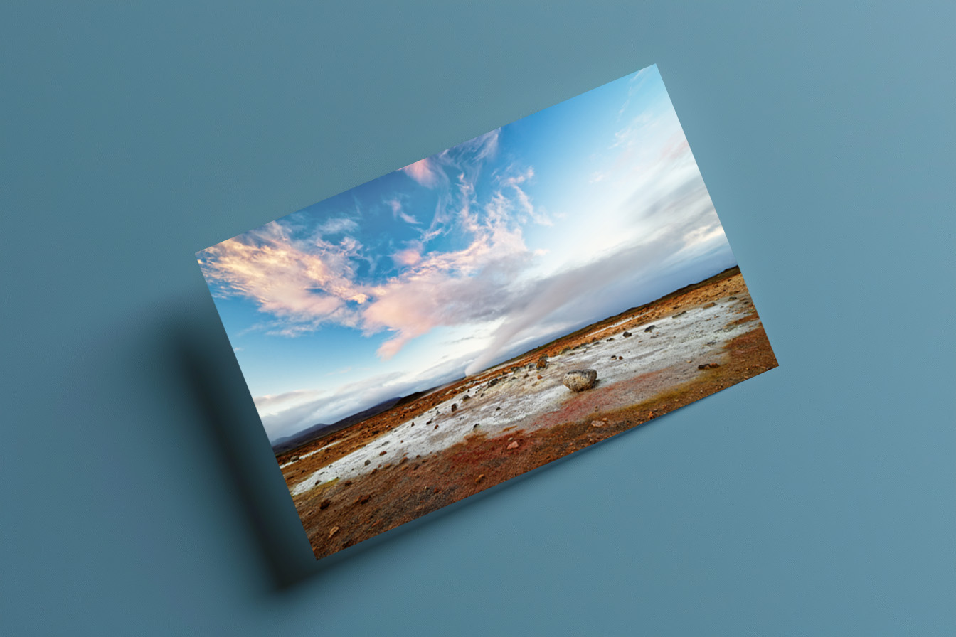 raxxa Postkarte: Island - Vulkanlandschaft - Geothermalgebiet mit Dampfaustritt