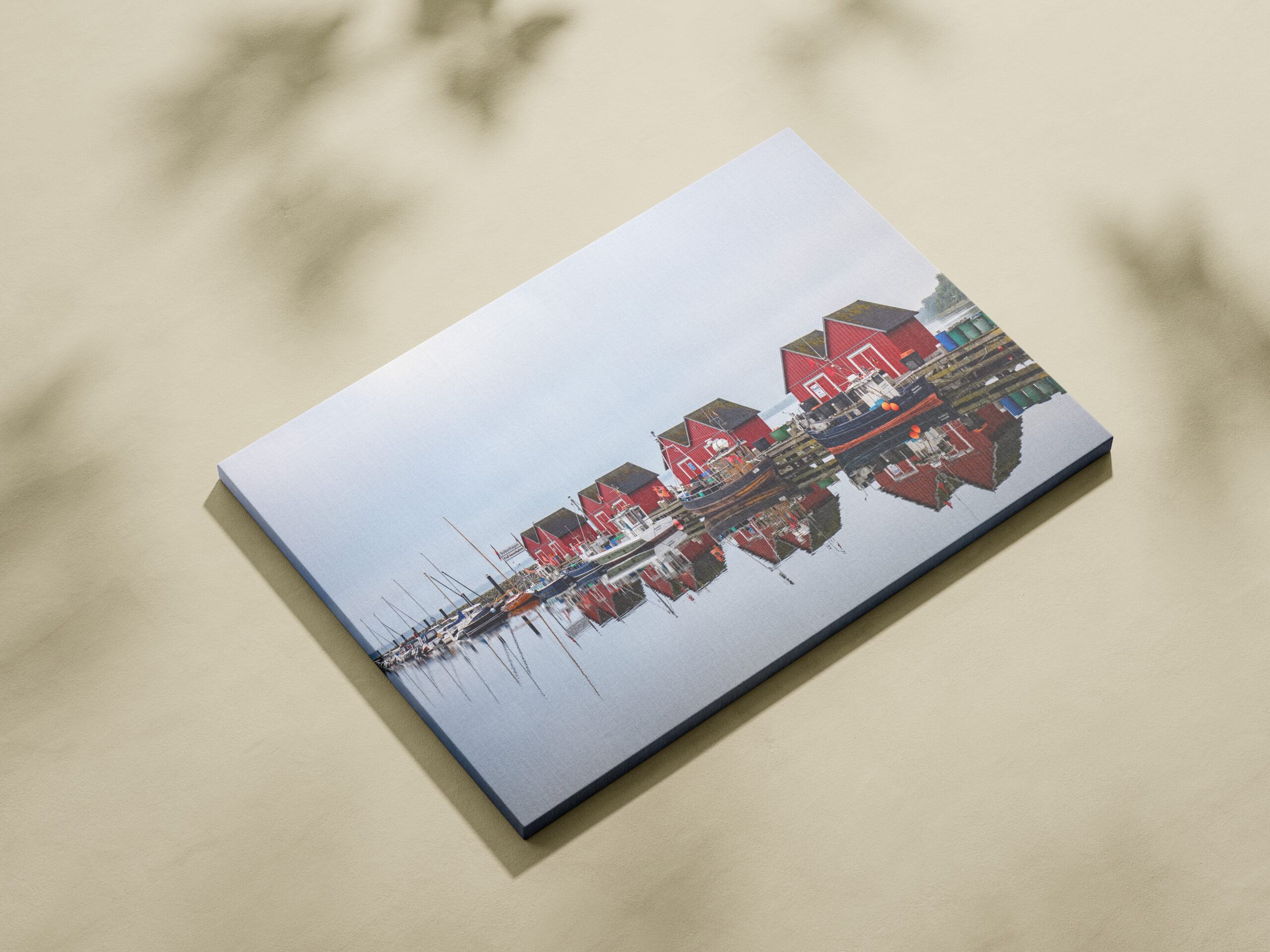 raxxa Canva: Die roten Fischerhütten – Image 2