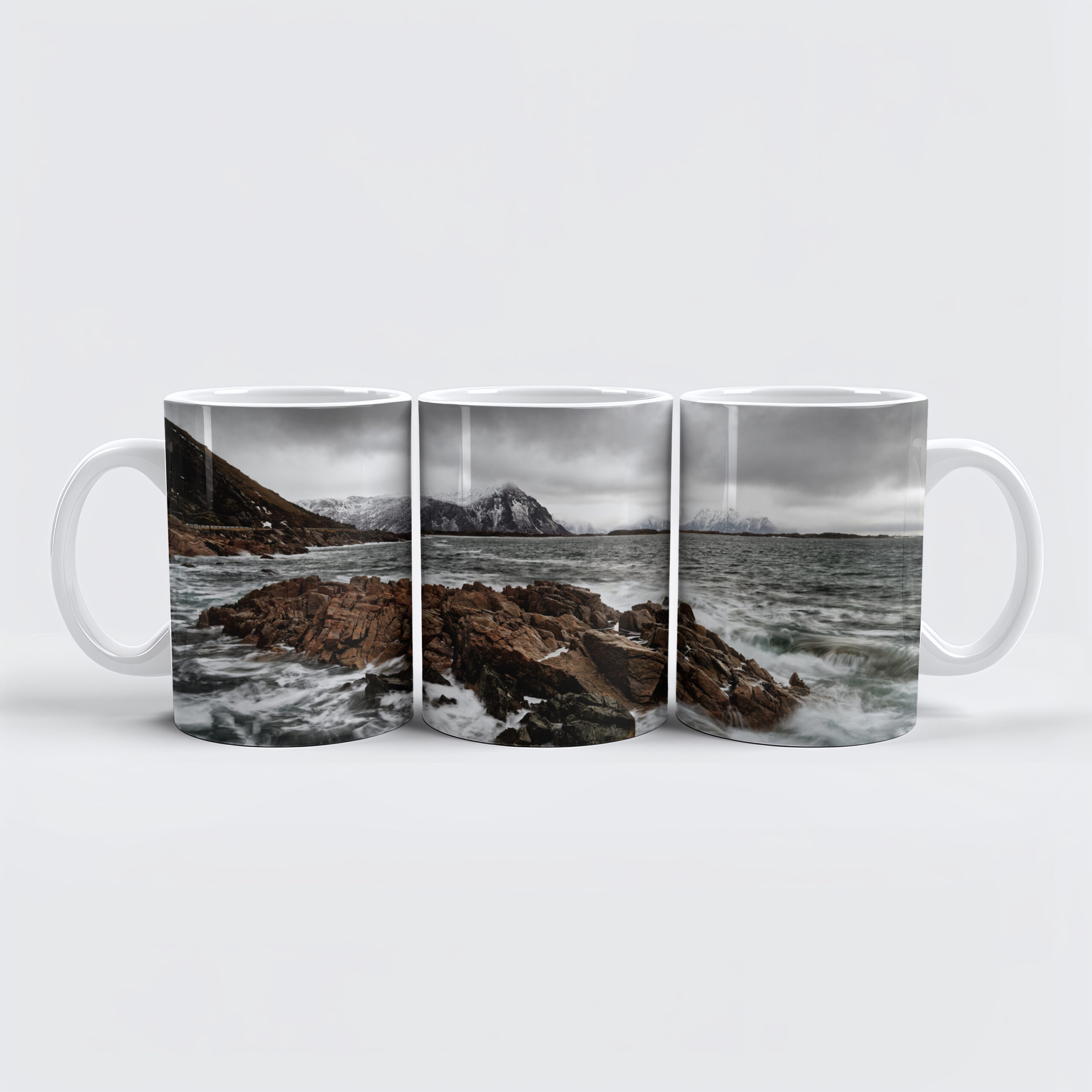 raxxa Premium-Tasse: Küstenlandschaft in Norwegen