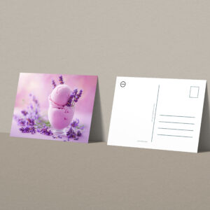 raxxa Postkarte: Lavendeleis auf rosigem Blütentraum