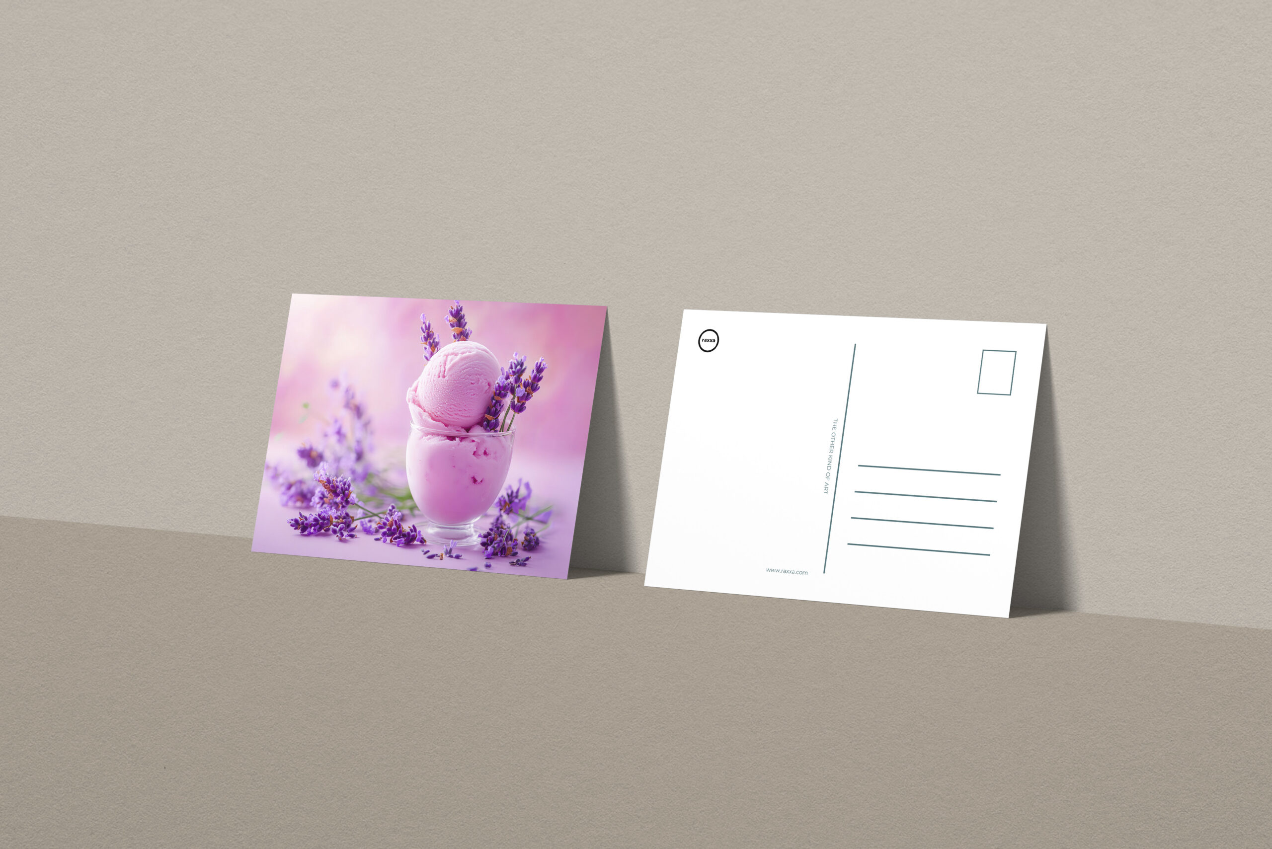 raxxa Postkarte: Lavendeleis auf rosigem Blütentraum