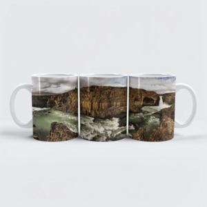 raxxa Premium-Tasse: Panorama mit Wasserfall, Felsen und weiter Landschaft