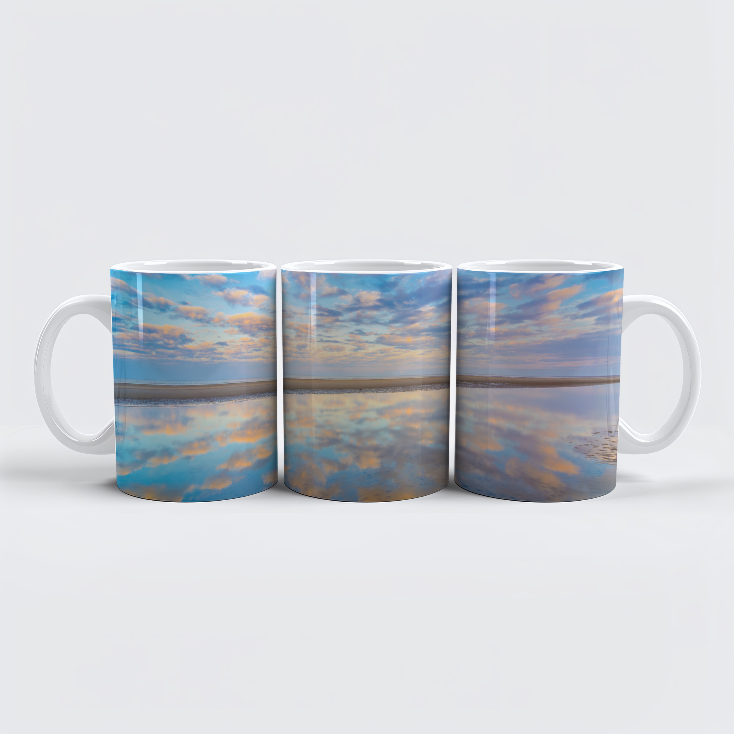 raxxa Premium-Tasse: Nordsee Strand im Sonnenaufgang