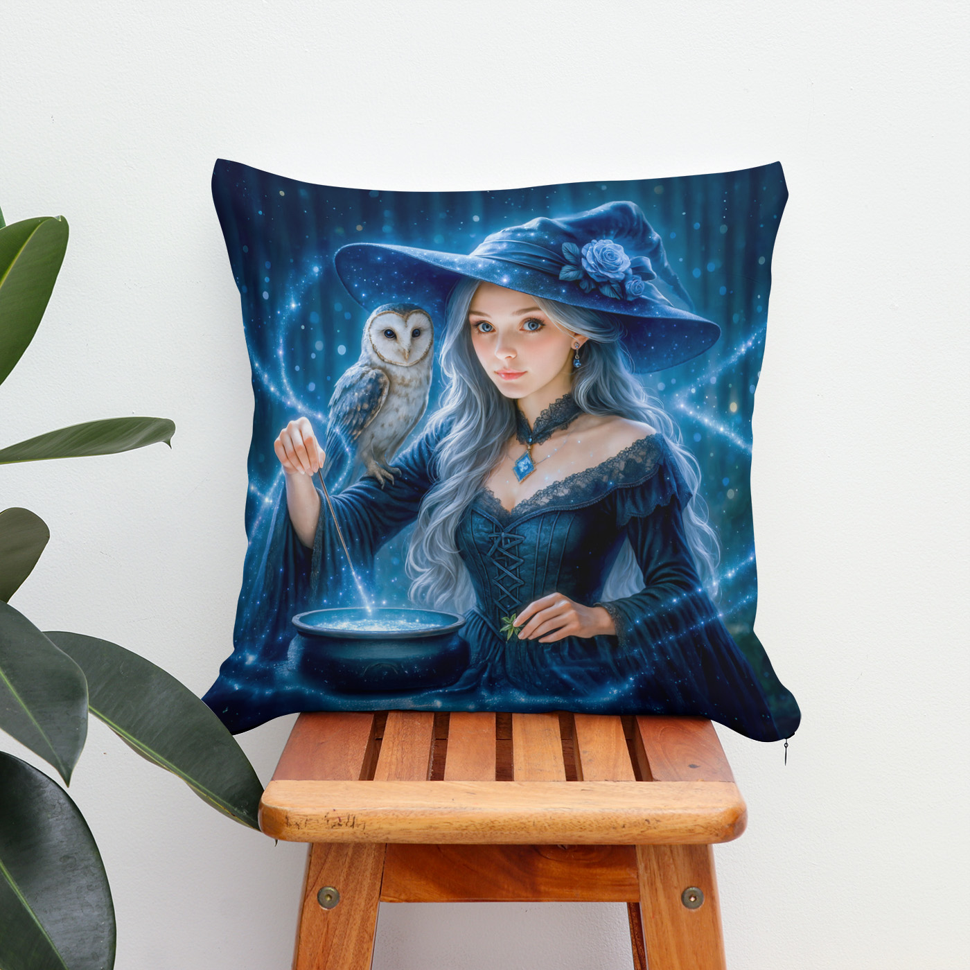 Kissen: Silver haired witch with owl and cauldron