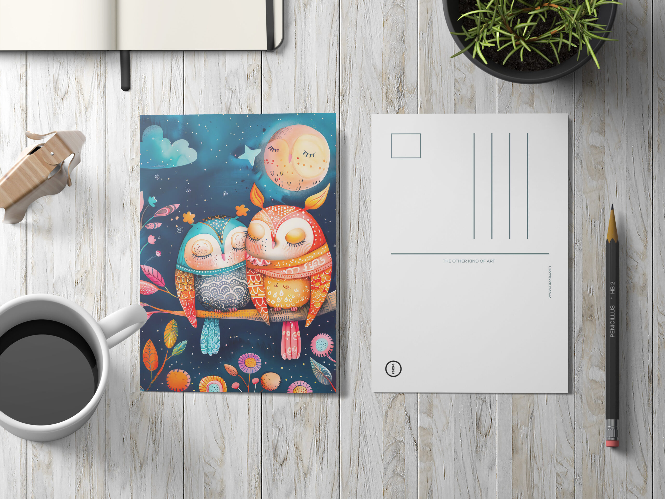 raxxa Postkarte: Illustration of owls hugging in forest at night