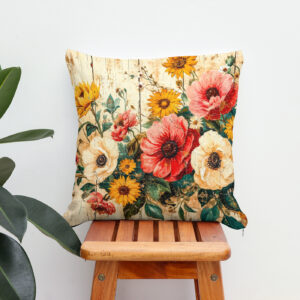 Kissen: Wild Roses and Poppies on Rustic Wood