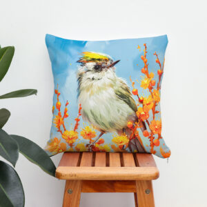 Kissen: Goldcrest in Winter Impressionist Painting