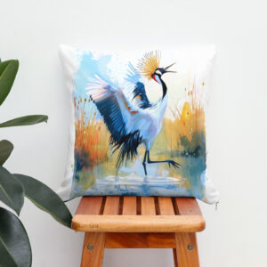 Kissen: Crowned Crane Dancing in Water