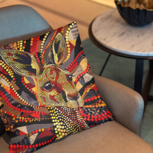 Kissen: Red Kangaroo in Aborigine Dot Art Style