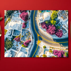 raxxa Premium-Tischset: Greek Mountain Village Street with Bougainvillea