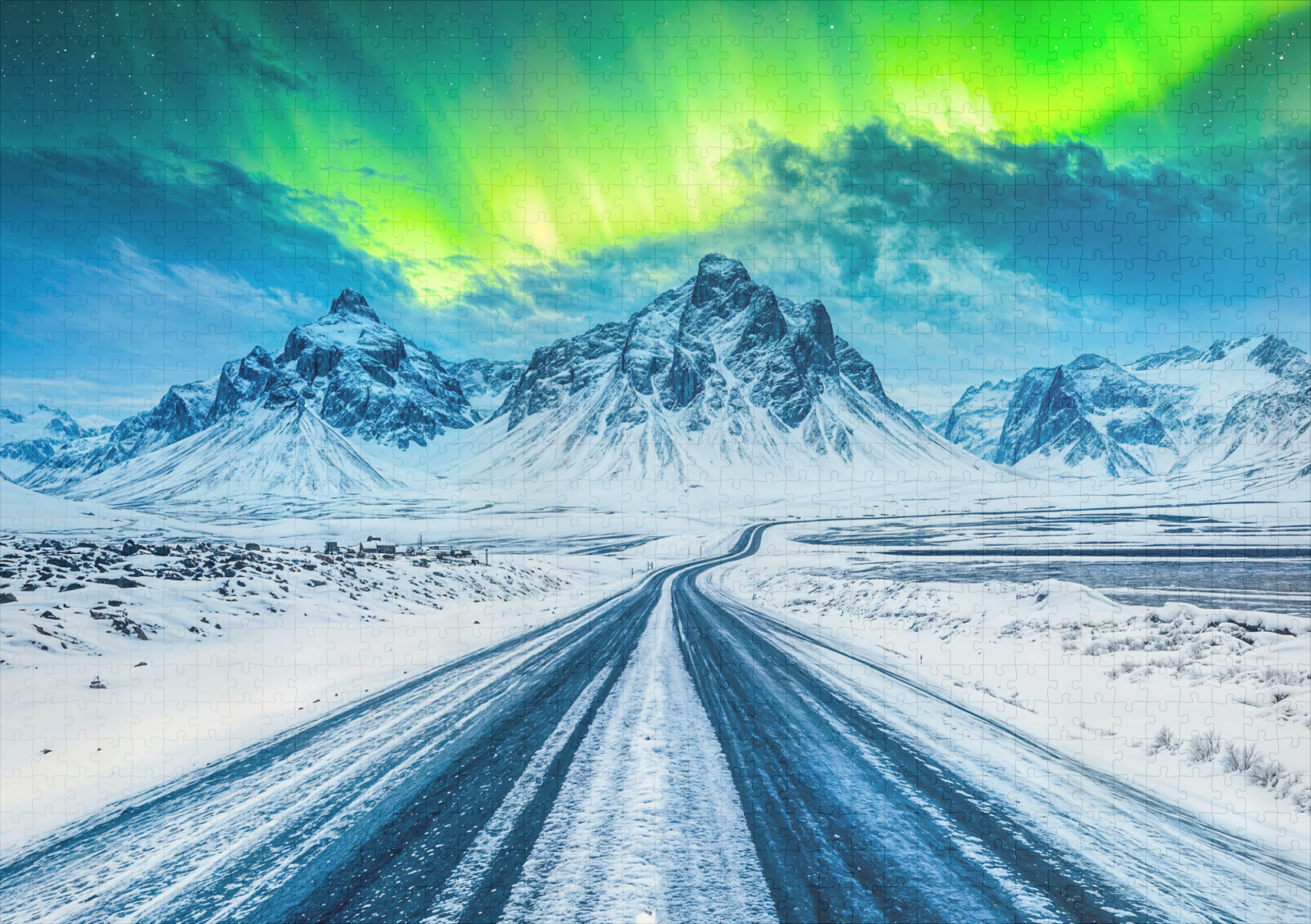 raxxa Premium-Puzzle: Road with Mountains and Northern Lights at Night – Image 2