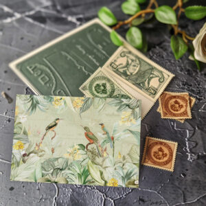 raxxa Postkarte: Tropische Eisvögel im Wilden Palmen Dschungel