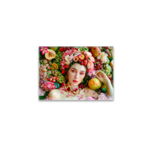 raxxa Glas-Magnet: Woman with tropical fruits and floral accents