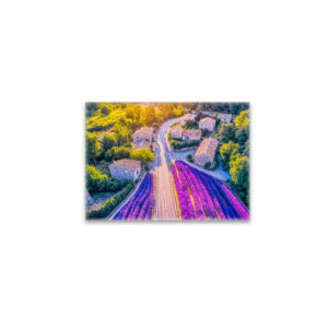 raxxa Glas-Magnet: Village with Lavender Fields and Winding Roads
