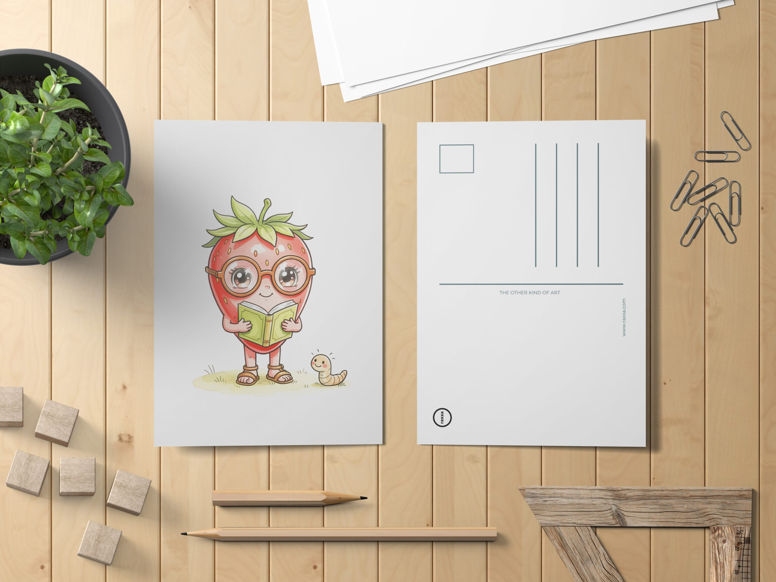 raxxa Postkarte: Strawberry Character Reading a Book with Friendly Worm – Bild 3