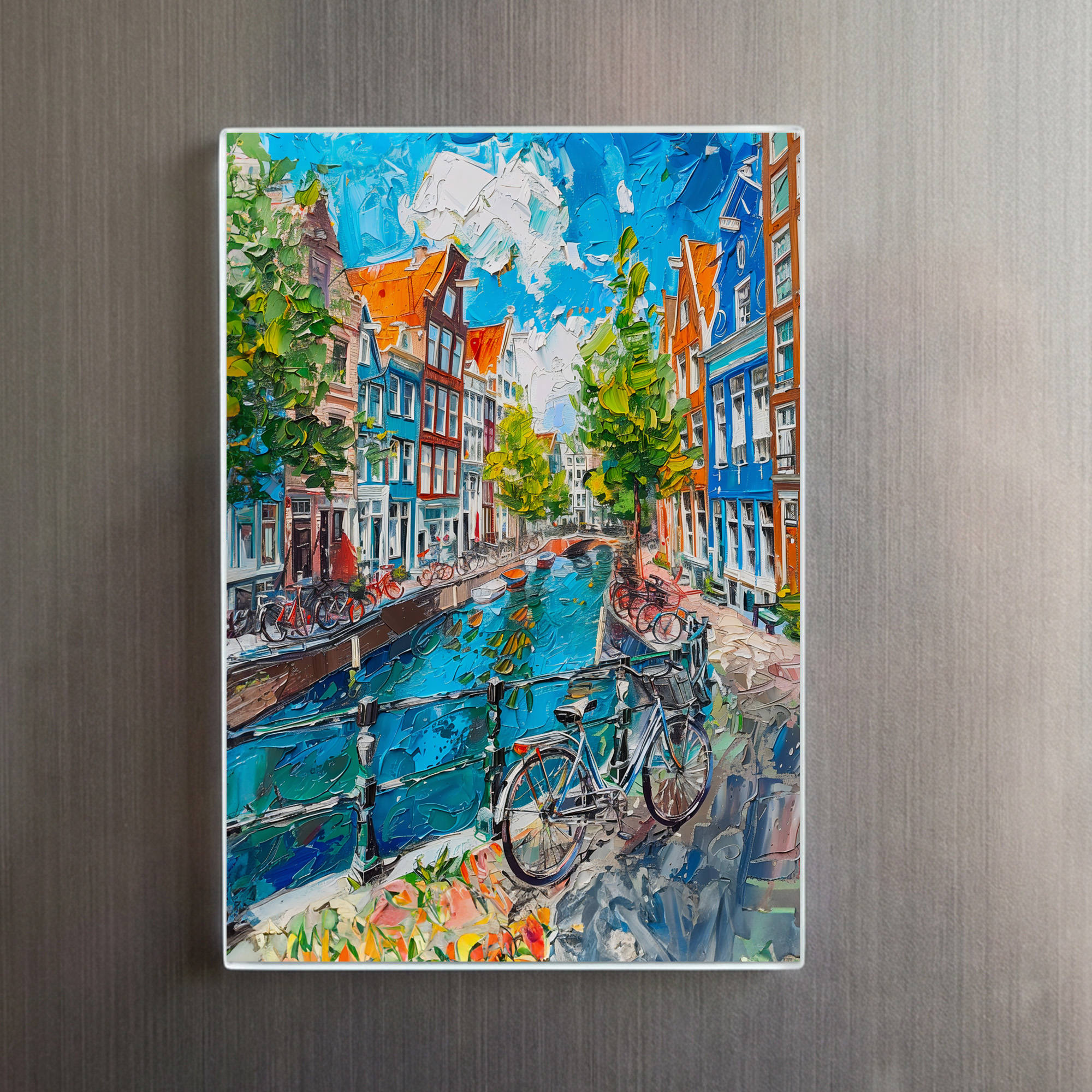 raxxa Glas-Magnet: Canal with Bicycles and Colorful Houses Painting – Image 2