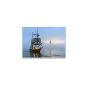 raxxa Glas-Magnet: Segelschiff und Leuchtturm im Nebel