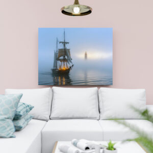 raxxa Canva: Segelschiff und Leuchtturm im Nebel