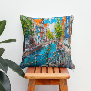 Kissen: Canal with Bicycles and Colorful Houses Painting
