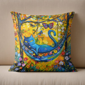 Kissen: Cat in Hammock Under Tree