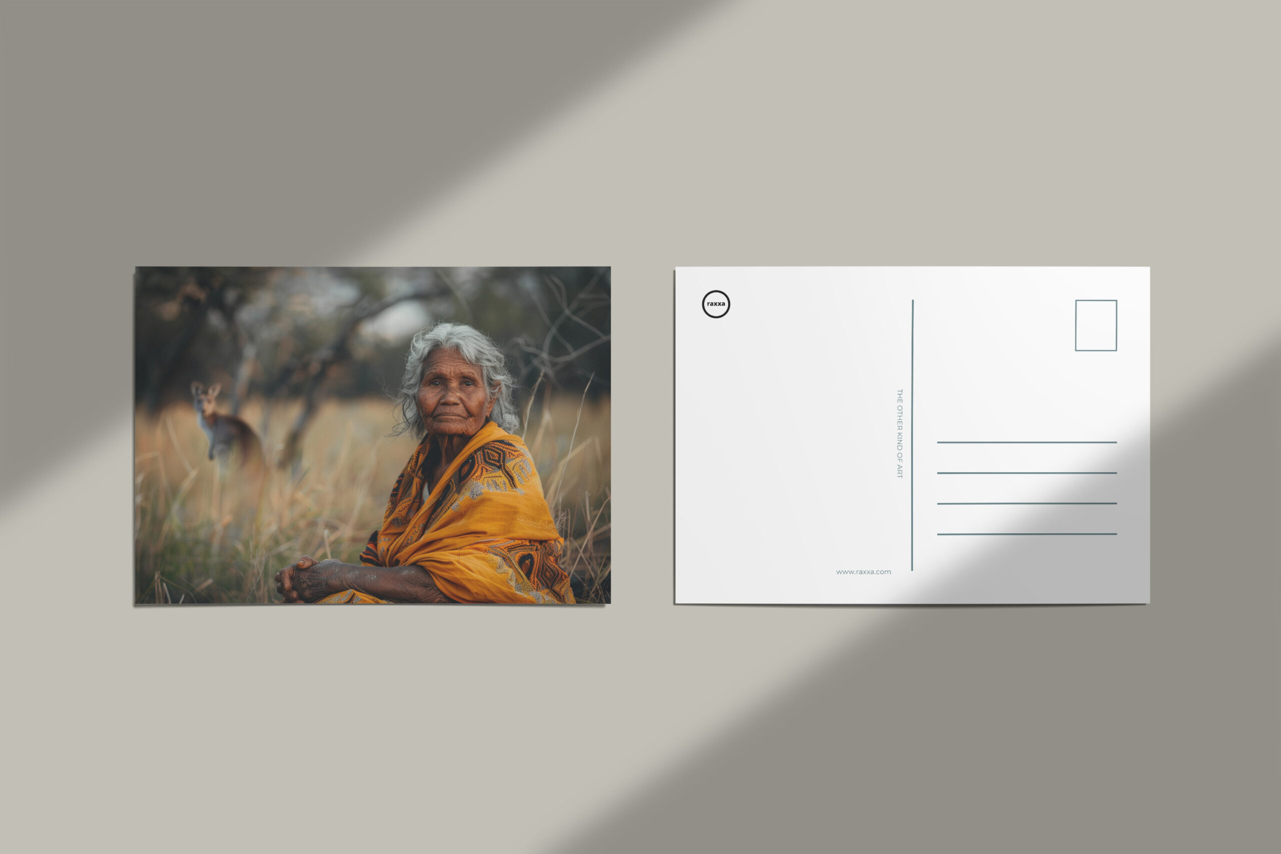 raxxa Postkarte: Frau der Aborigines im Busch