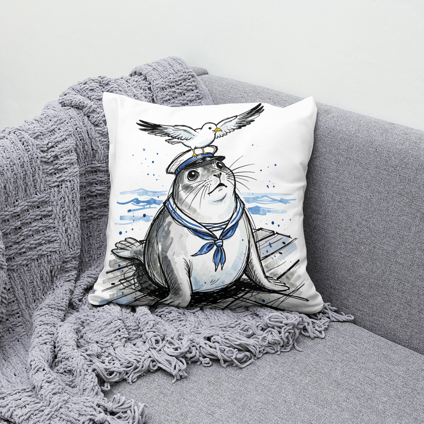 Kissen: Harbor Seal with Seagull in Marine Ink Illustration