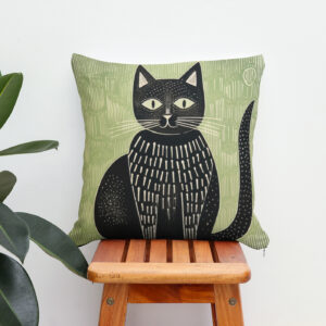 Kissen: Black Folk Cat on Sage Green